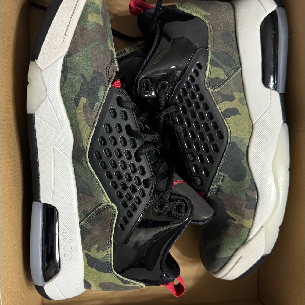 Jordan Maxim 200 men’s shoes size 8.5 camouflage